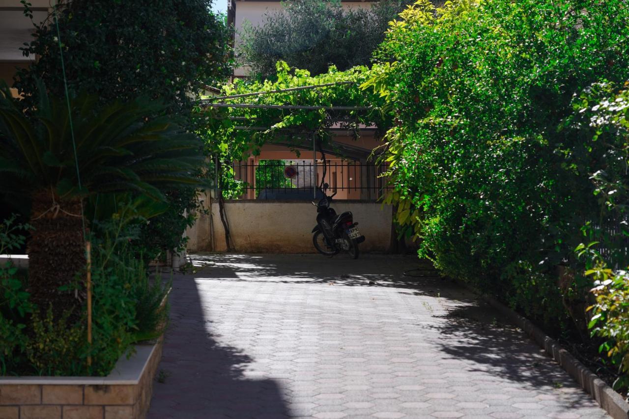 Cozy - Ophelia Nafplio